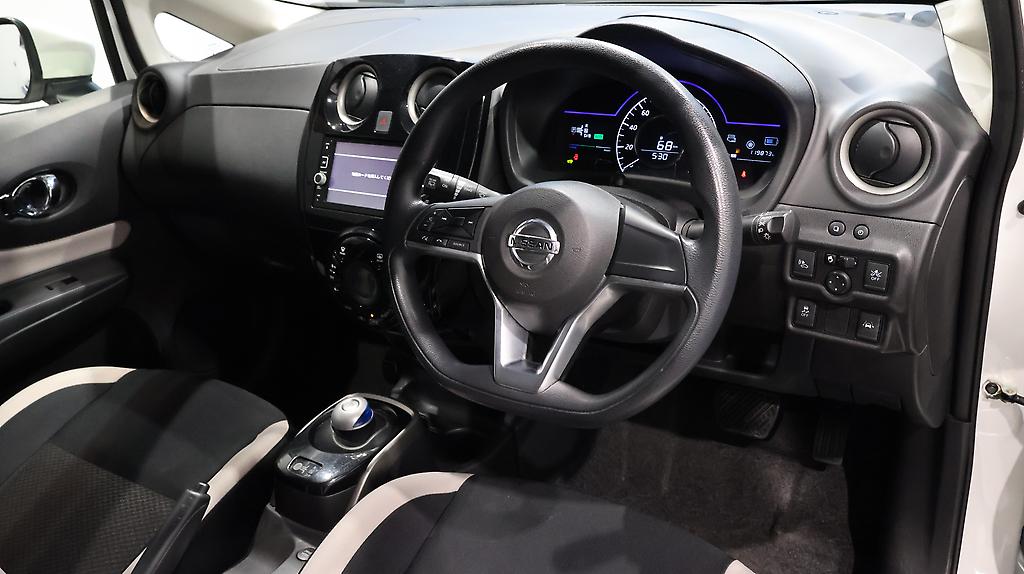 2017 Nissan Note e-Power X image 349040