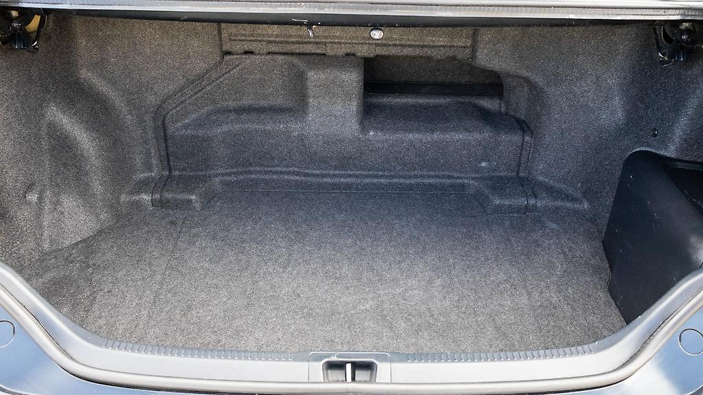 2012 Toyota Camry G-Package hybrid image 351879