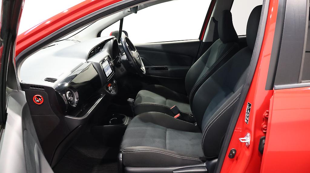 2017 Toyota Vitz Hybrid U Sport Package image 346790