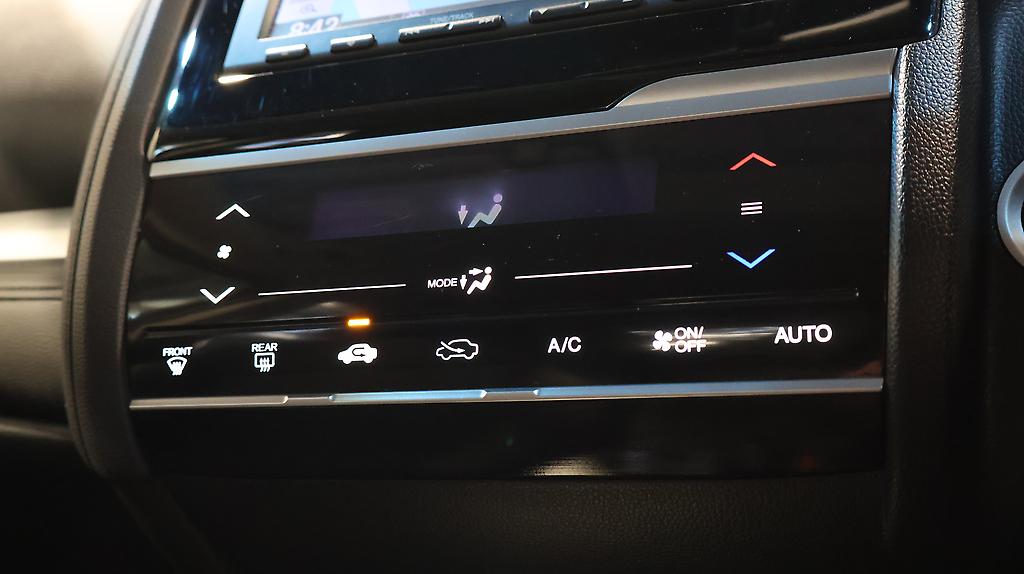 2014 Honda Fit Hybrid L-Package image 349417