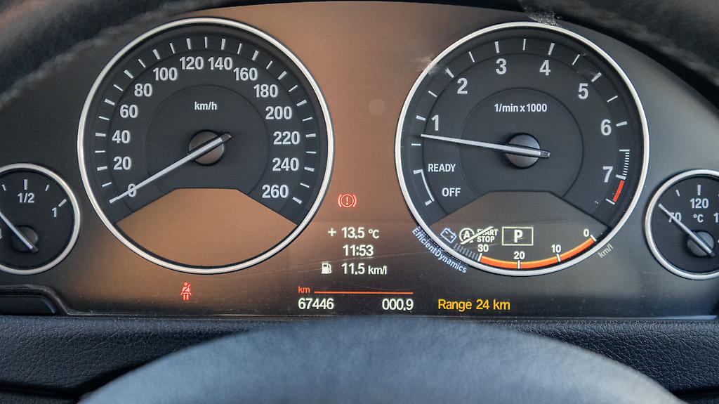 2014 BMW 320i 320i 8AT , Leather pkg Low Kms image 350741