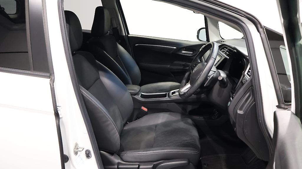 2015 Honda Shuttle Hybrid Z image 348160