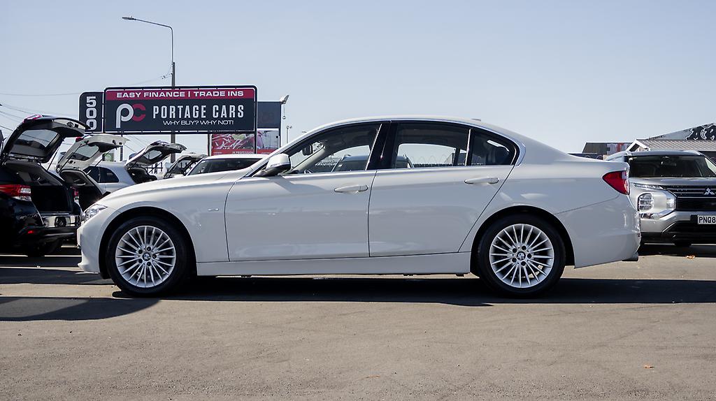 2014 BMW 320i 320i 8AT , Leather pkg Low Kms image 350737