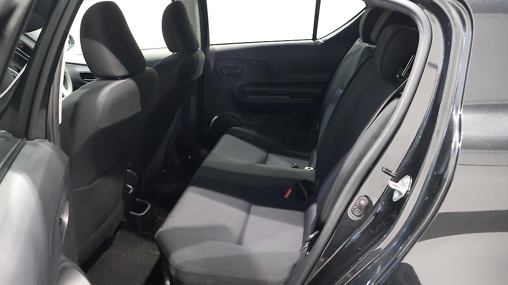 2015 Toyota Aqua S Model + Heated Seats image 347819
