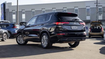 2022 Mitsubishi Outlander LS 2.5P/4WD/NZ NEW Emergency brake image 346584