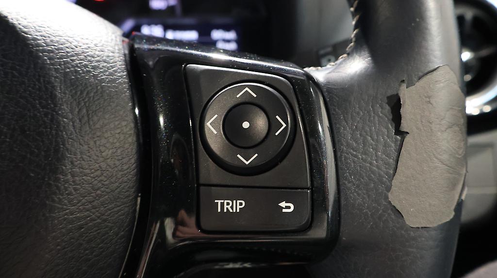 2017 Toyota Vitz Hybrid U Sport Package image 346801