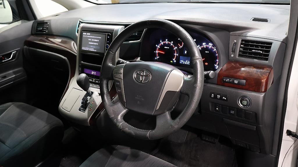 2014 Toyota Vellfire 2.4Z image 348352