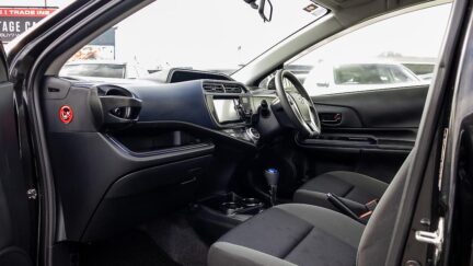 2015 Toyota Aqua F spec hybrid Push start image 348186
