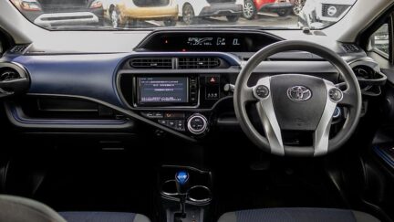 2015 Toyota Aqua F spec hybrid Push start image 348177