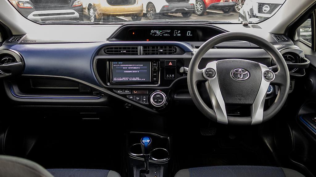 2015 Toyota Aqua F spec hybrid Push start image 348177