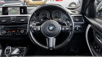 2013 BMW 3 Series 320i M Sports , Parking sensors image 346621