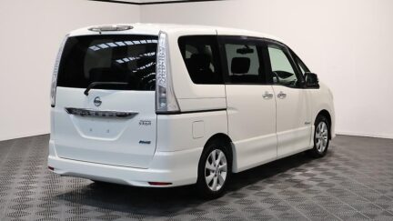 2013 Nissan Serena Hybrid Highway Star S image 348624