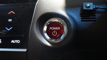 2015 Honda Shuttle Hybrid X image 351325