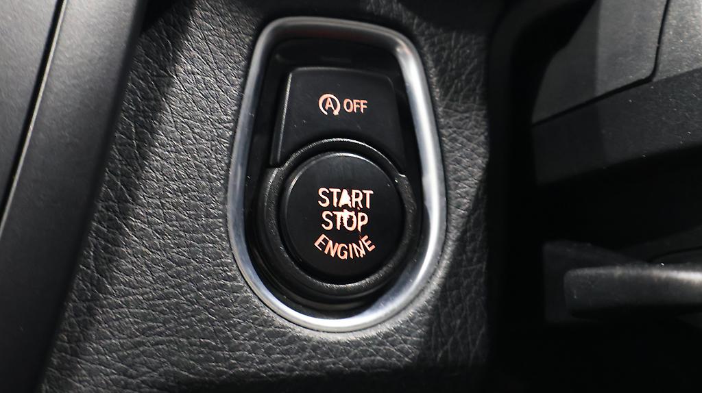 2013 BMW 320i Cruise Control + Reverse Camera image 349026
