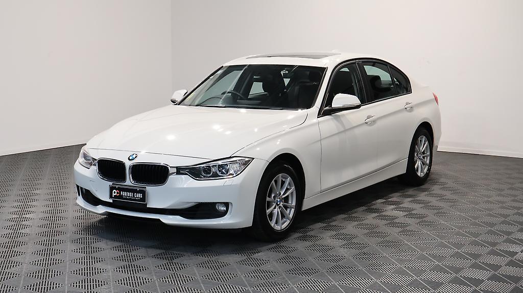 2012 BMW 320i Reverse Camera, Steering Wheel Controls image 348753