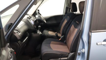 2013 Nissan Serena Hybrid V Selection image 352193
