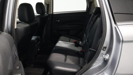 2013 Mitsubishi Outlander PHEV G Navi Package 4WD image 351140