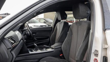 2013 BMW 3 Series 320i M Sports , Parking sensors image 346622