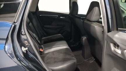 2016 Honda Shuttle Hybrid X image 350359