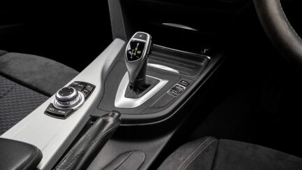 2013 BMW 320i M sports 8AT image 348678