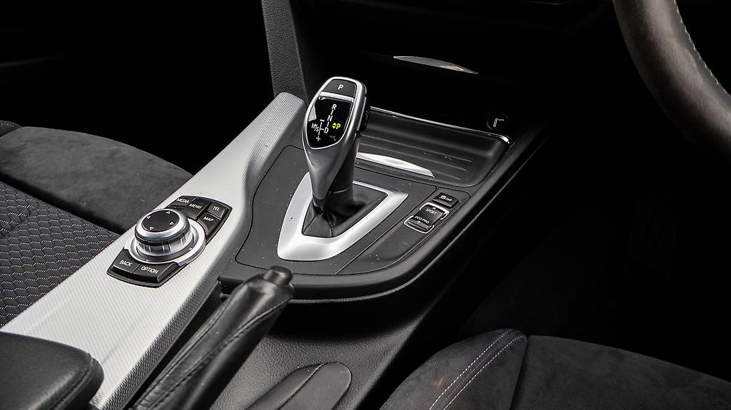 2013 BMW 320i M sports 8AT image 348678