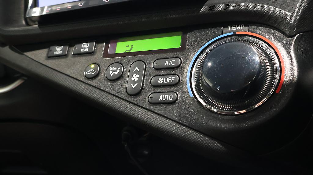 2013 Toyota Aqua G Model + Heated Seats image 347651
