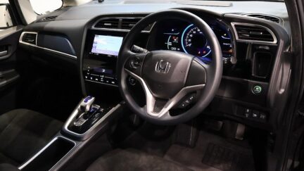 2015 Honda Shuttle Hybrid Navi Limited image 351697