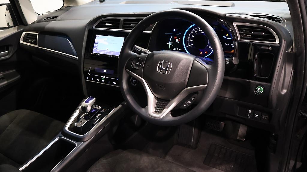 2015 Honda Shuttle Hybrid Navi Limited image 351697