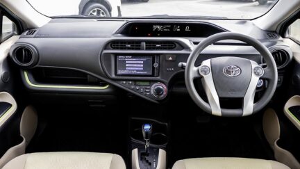 2013 Toyota Aqua F spec Push start hybrid image 347773