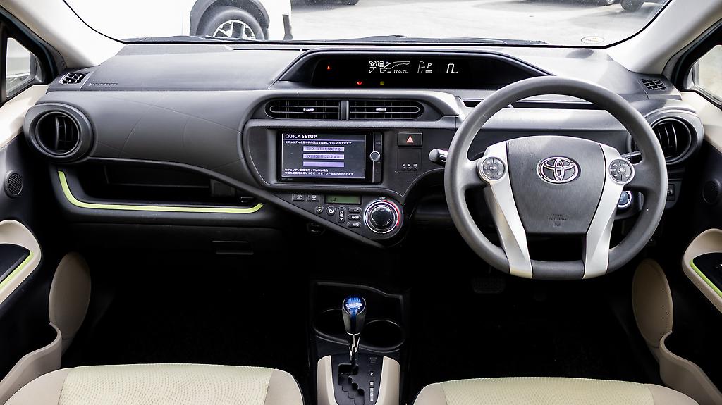 2013 Toyota Aqua F spec Push start hybrid image 347773