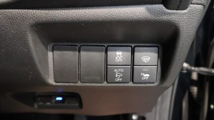 2016 Honda Shuttle Hybrid X image 350367