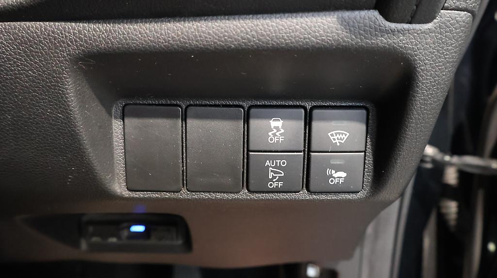 2016 Honda Shuttle Hybrid X image 350367