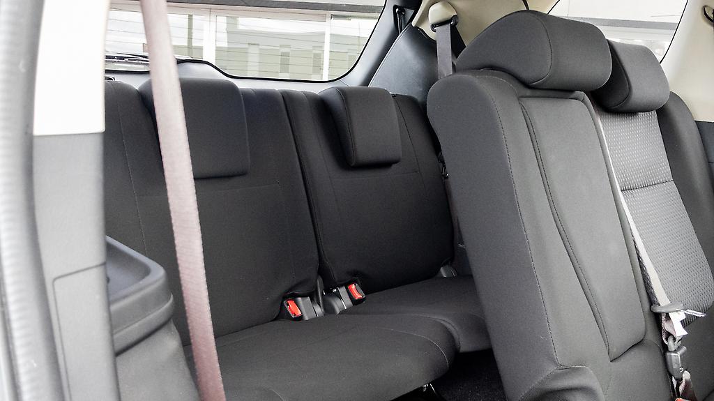 2015 Mitsubishi Outlander 4WD Push start, 7 Seater image 348430