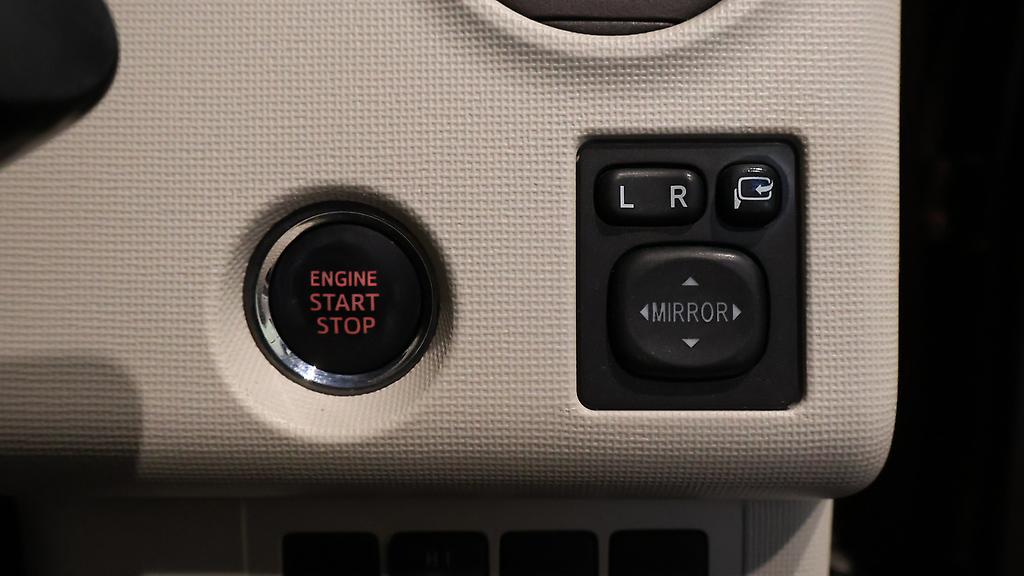 2013 Toyota Spade G Model, Push Start image 350144