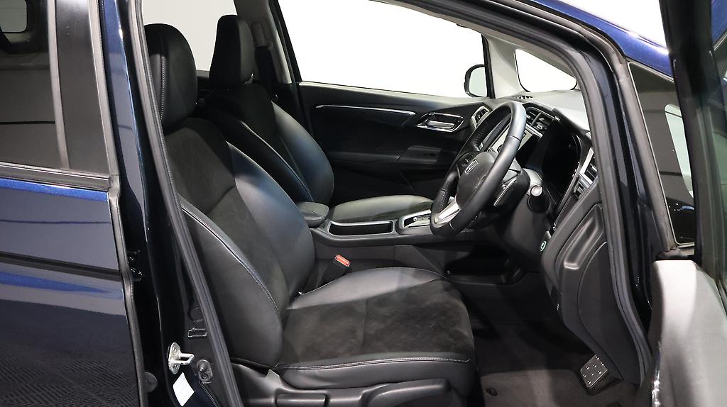 2016 Honda Shuttle Hybrid X image 348261