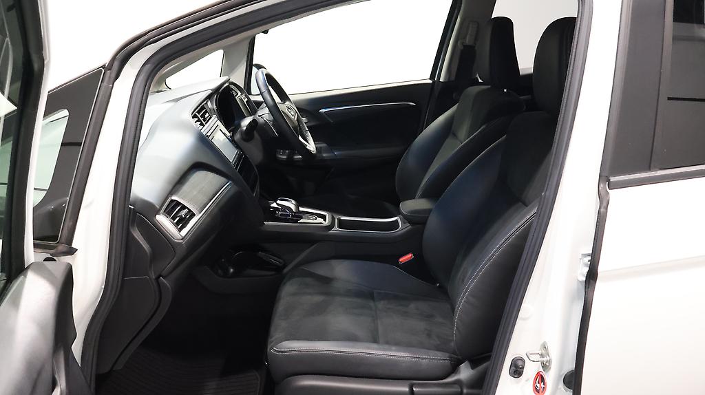 2015 Honda Shuttle Hybrid Z image 348156