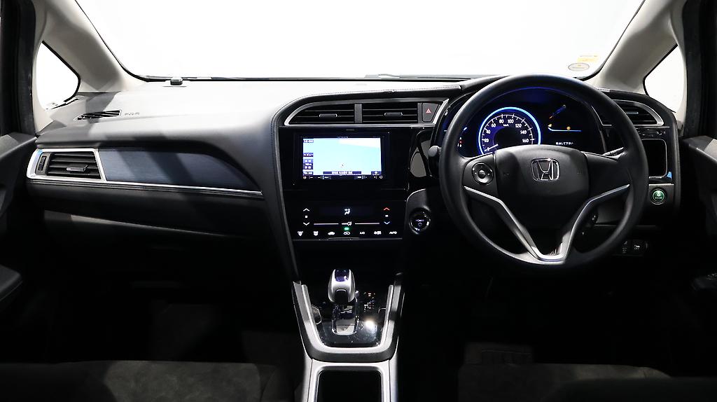 2015 Honda Shuttle Hybrid Navi Limited image 351696