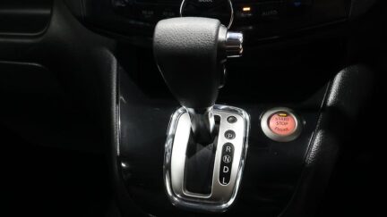 2013 Nissan Serena Hybrid V Selection image 352203