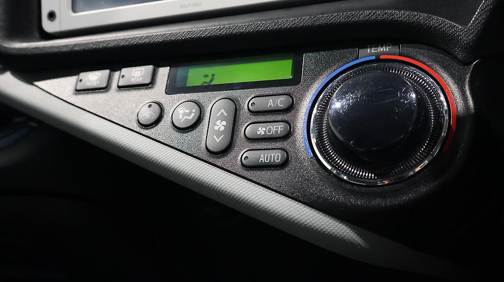 2013 Toyota Aqua S Model, Push Start, Reverse Camera image 349725