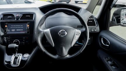 2012 Nissan Serena Highway star Hybrid 7 seater image 350096