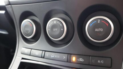 2013 Mazda Axela 15S Sports Edition image 350114
