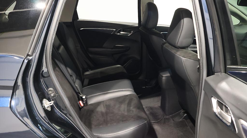 2016 Honda Shuttle Hybrid X image 348260