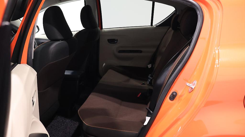 2012 Toyota Aqua G Model, Push Start, Heated Seats, Reverse Camera image 349555
