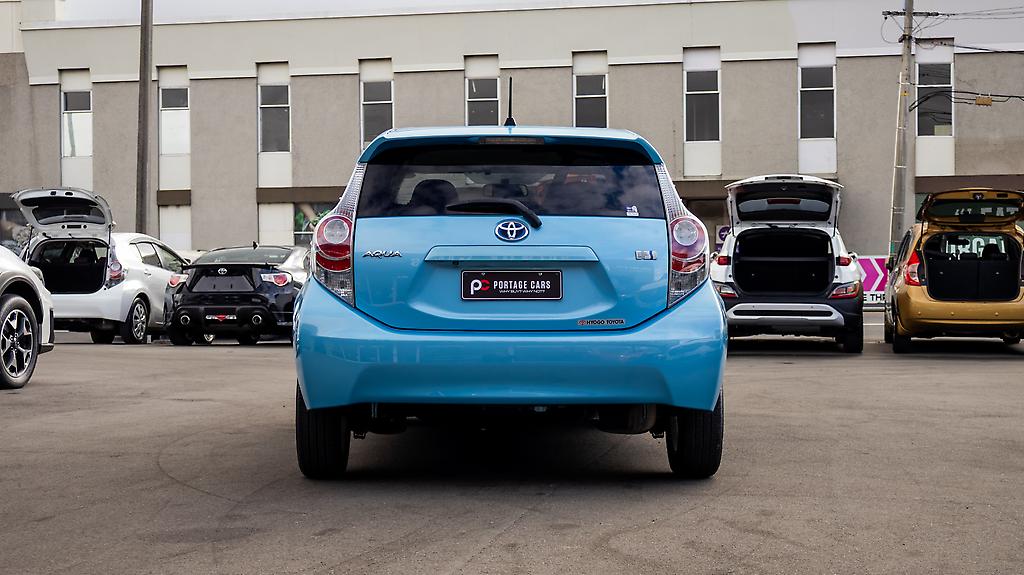 2013 Toyota Aqua F spec Push start hybrid image 347771