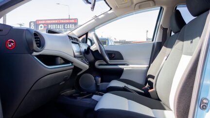 2012 Toyota Aqua G model , Heated seats, Push start image 350796