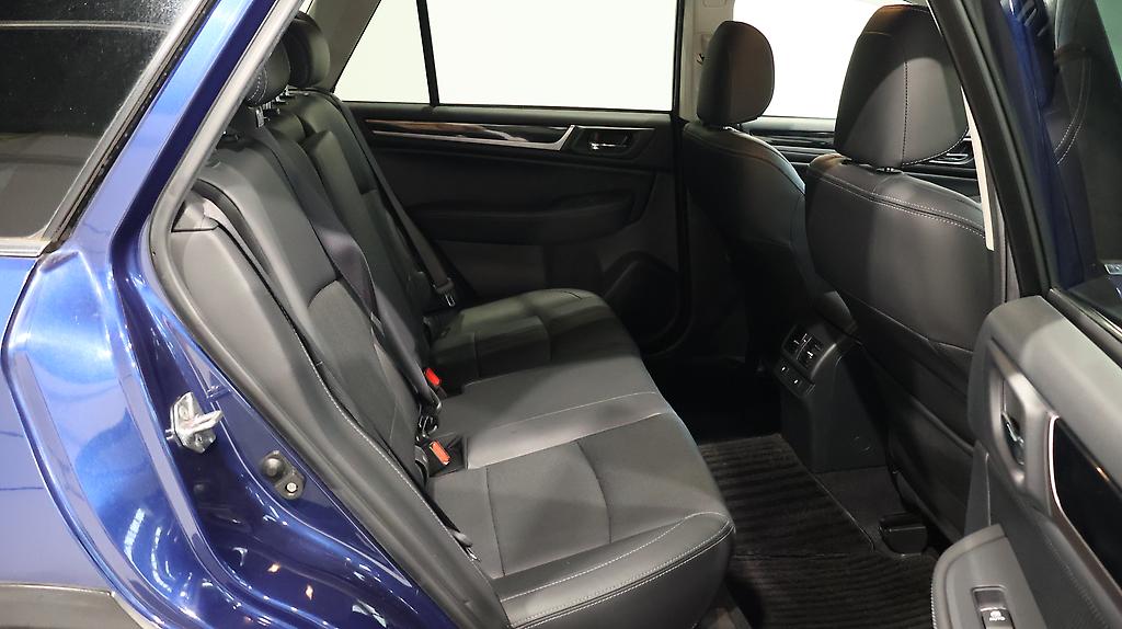 2015 Subaru Outback Limited AWD, Eyesight, Leather image 352125