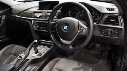 2013 BMW 320i Luxury image 349622