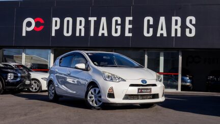 2012 Toyota Aqua F model spec push start, Hybrid image 347503