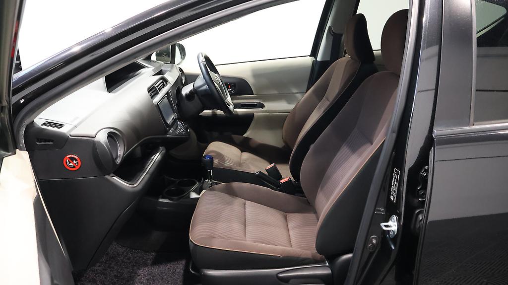 2013 Toyota Aqua G Model + Heated Seats image 347644