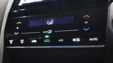 2016 Honda Shuttle Hybrid X image 348266